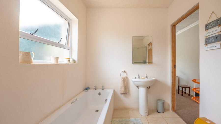 3 Bedroom Property for Sale in Struisbaai Western Cape